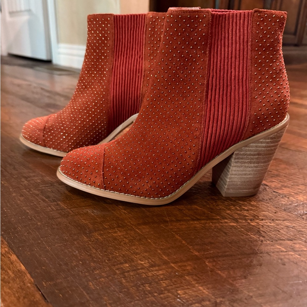 Anthropologie Rust Orange Ankle Booties with Micro Studs Size 8 NWOT